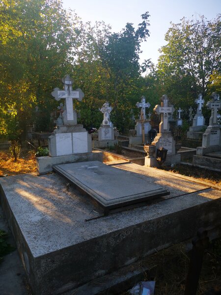Concesionez cavou, Cimitirul Pantelimon 2