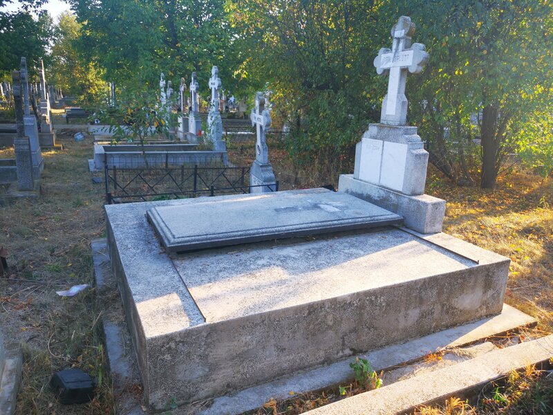 Concesionez cavou, Cimitirul Pantelimon 2